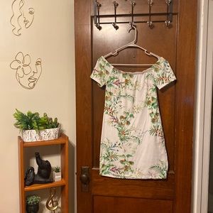 Cute off the shoulder, tropical print stretchy dress 😍😍😍